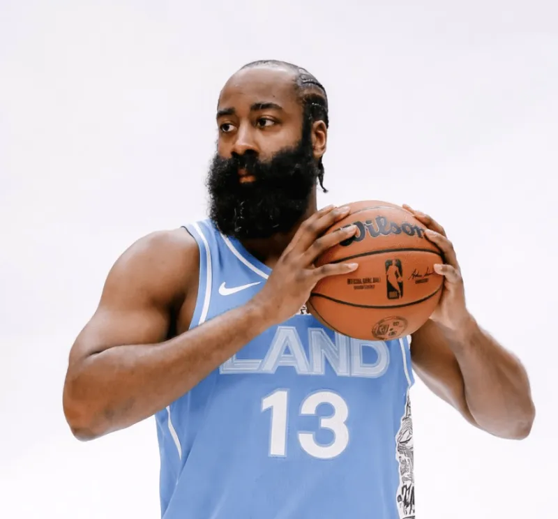 星空体育官网-Ramona：哈登反复跟我强调，他真的很想赢得一枚总冠军