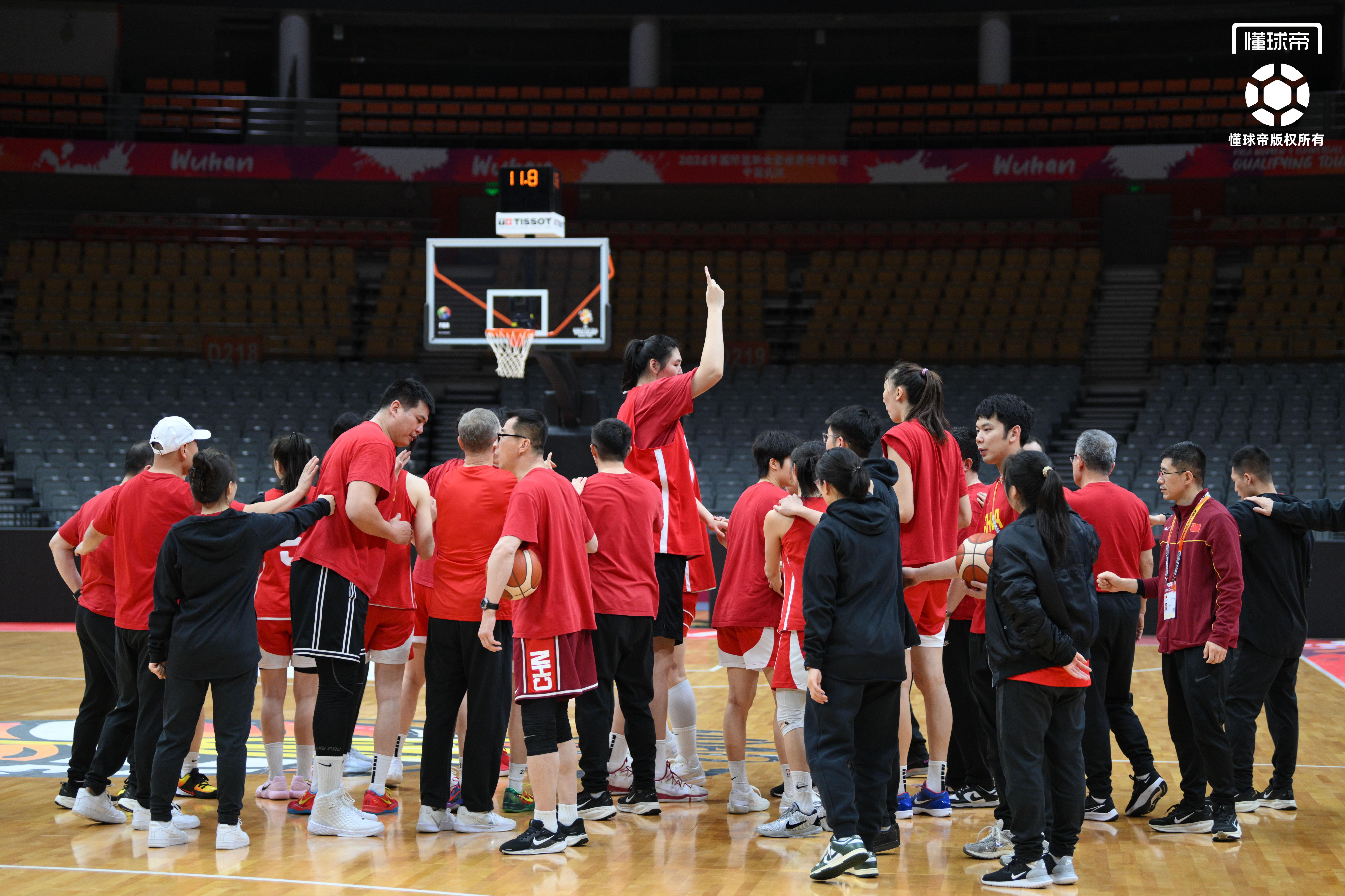 Starrysky Spor-中国女篮世预赛最后一练,王治郅到场观看&全队精神饱满